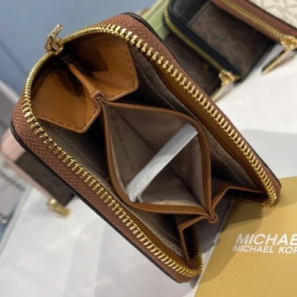 Michael Kors Jet Set Travel Medium Zip Around Card Case Brown - Picture 7 of 16